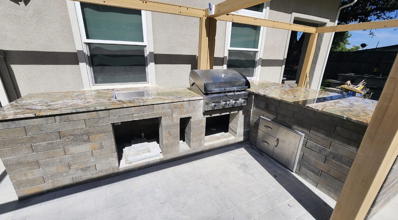 Granite countertop and grill surround