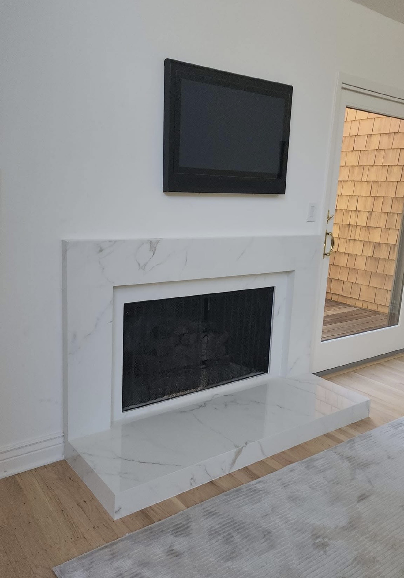 Calacatta marble surround and hearth